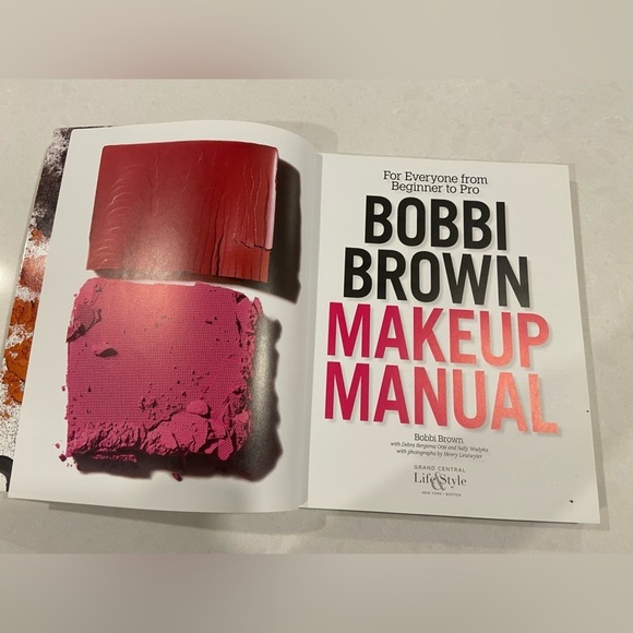 Bobbi Brown Makeup Manual Book - Picture 5 of 16